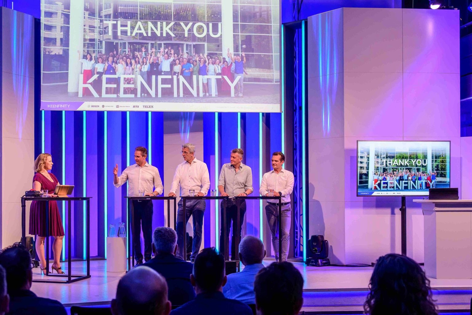 Barbara Zelenay moderating a Keenfinity leadership event
